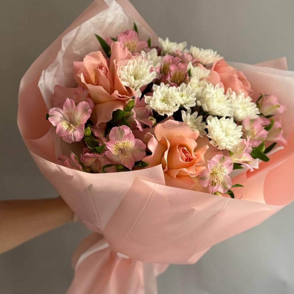 https://content2.flowwow-images.com/data/flowers/1000x1000/97/1725294813_83261697.jpg